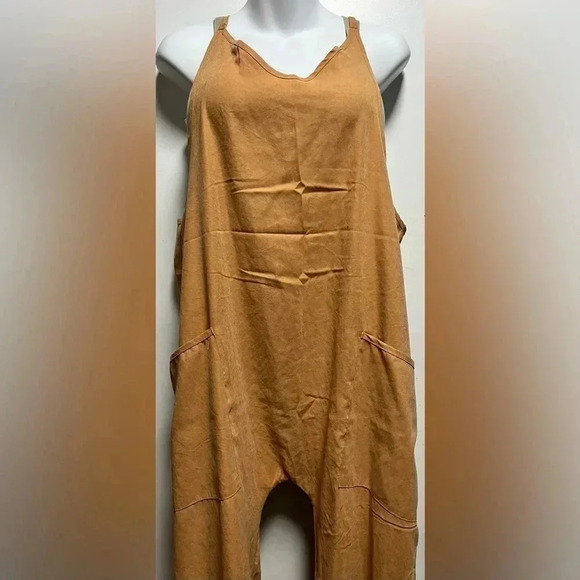 Camel Jumpsuit Spaghetti Strap Kangaroo Pockets Oversized - Picture 4 of 5
